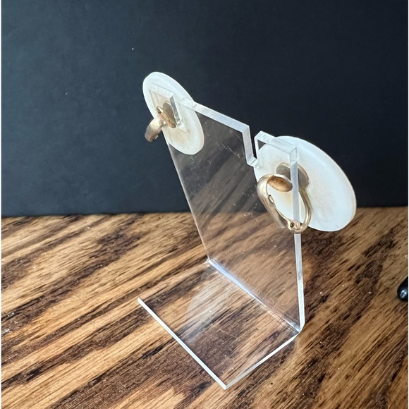 Vintage Floral Clip-On Earrings - Picture 5 of 6